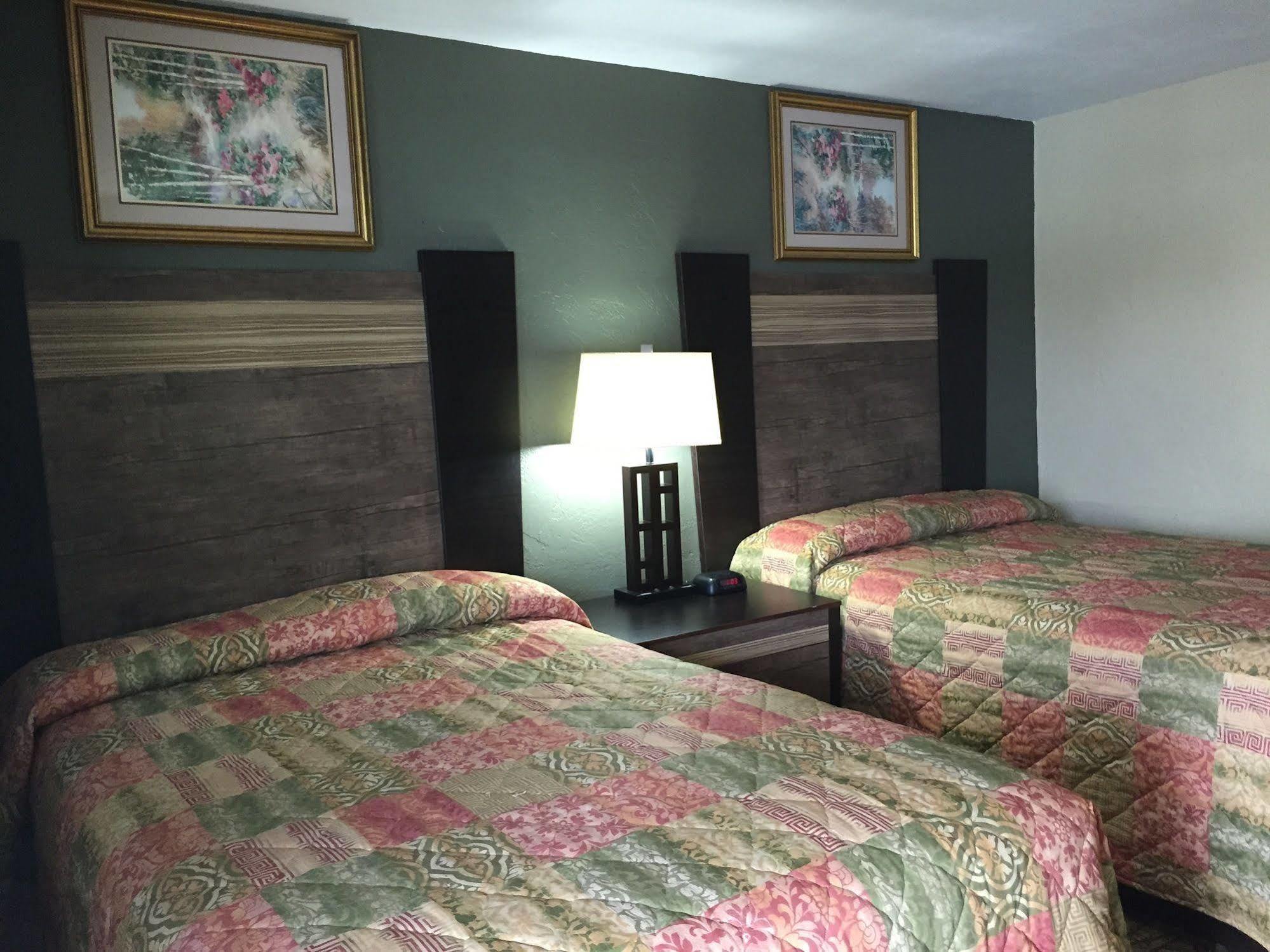 Track & Turf Motel ماونت لوريل المظهر الخارجي الصورة